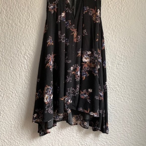 Dress - Picture 2 of 6